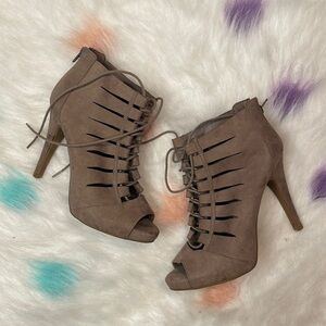 Fergalicious Woman’s Brown Suede Stiletto Heels Size 7M‎